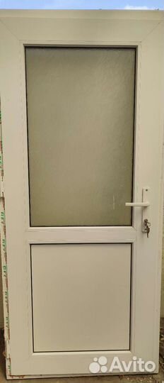 Двери пластиковые бу