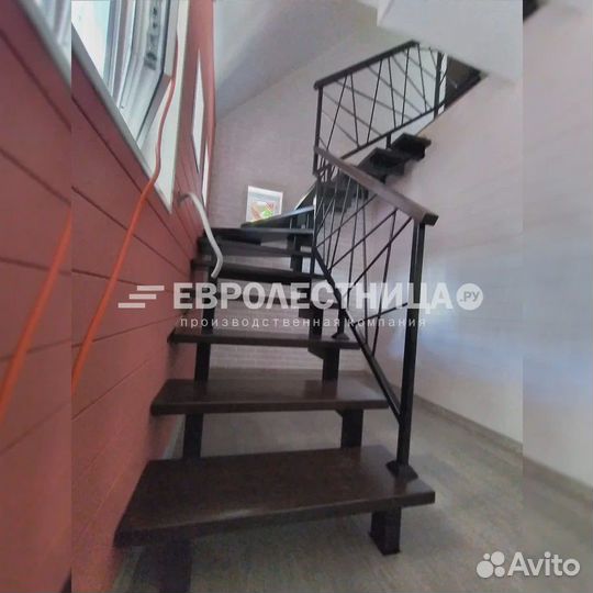 Лестница на второй этаж