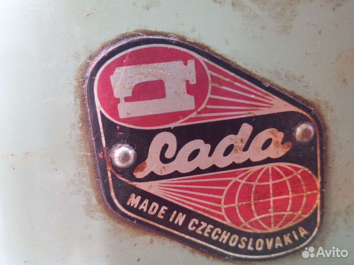 Швейная машинка LADA