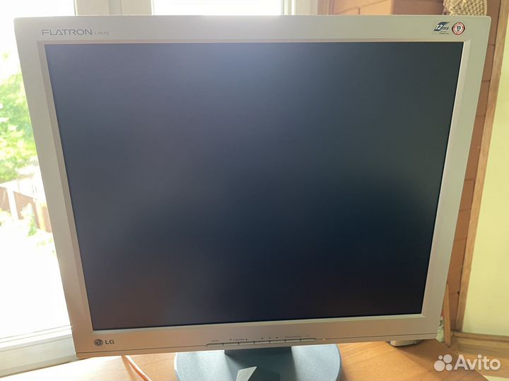 Монитор LG 1915s