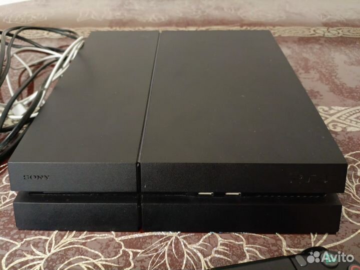 Игровая приставка ps4