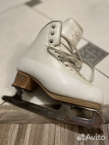 Фигурные коньки jackson elle