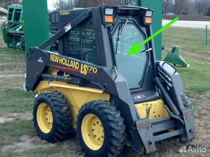 Стекло лобовое на Мини-погрузчик New Holland LS170