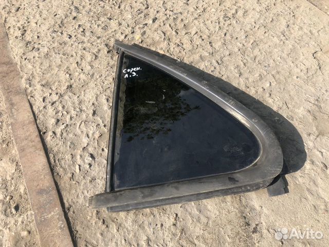 Форточка левая Kia Sorento BL