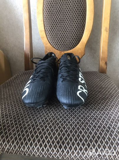 Футбольные бутсы nike
