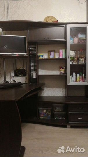 Компьютерный стол, стенка