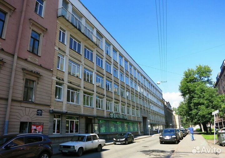 Продавец-флорист в цветочный магазин