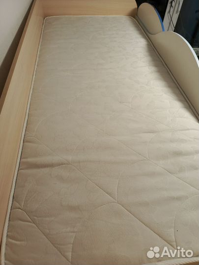 Уголок школьника с матрасом