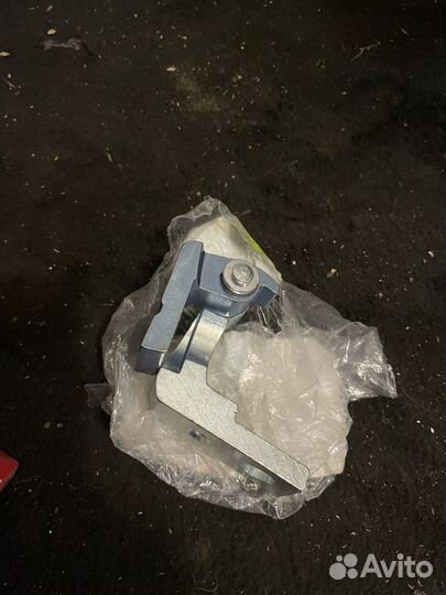 Петля двери передняя левая Audi A3 8L