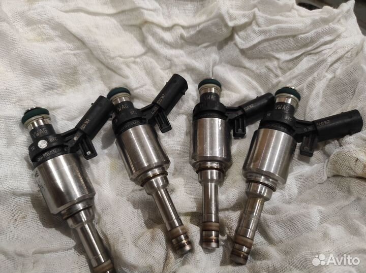 Форсунка топливная Tiguan 2.0, 06h906036p