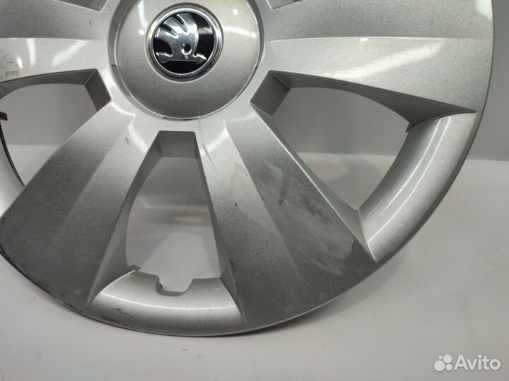 Колпак колеса Skoda Rapid 2012