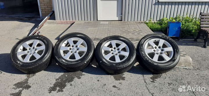 Продам диски Митсубиси Паджеро 4 с резиной