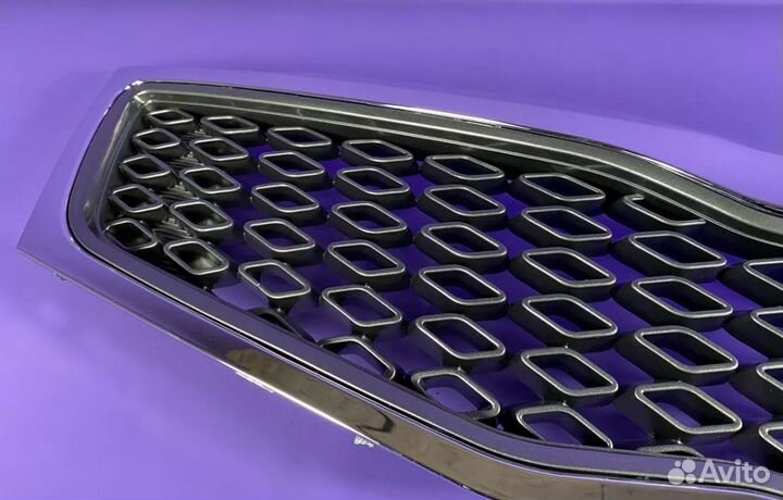 Верхняя решётка радиатора на Kia Optima 2012