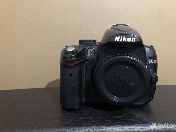 Зеркальный фотоаппарат