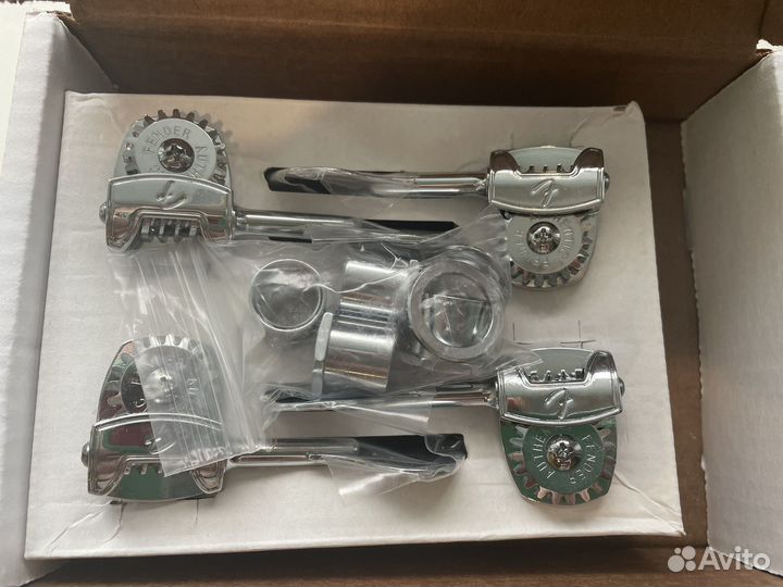 Басовые колки Fender на леворукий бас