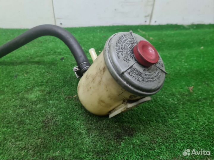 Бачок гур гидpоусилитeля руля Suzuki Baleno 1