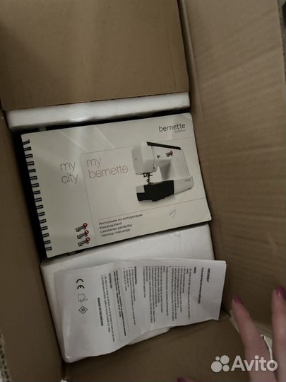 Швейная машина bernette London 3.Новая