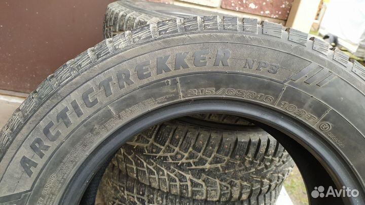 Maxxis ArcticTrekker NP3 215/65 R16 102T