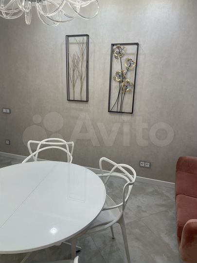 3-к. квартира, 90,5 м², 1/10 эт.