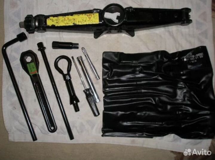 Набор инструментов mersedes w639 домкрат