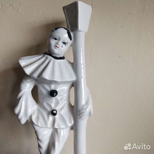 Статуэтка пьеро