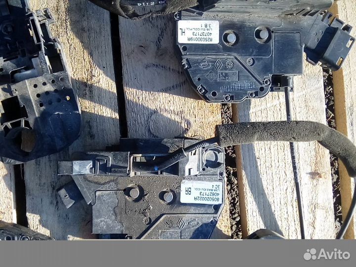 Замки Рено Флюенс