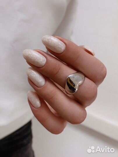 Модель на маникюр