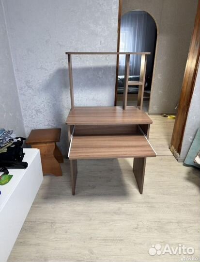 Стол компьютерный