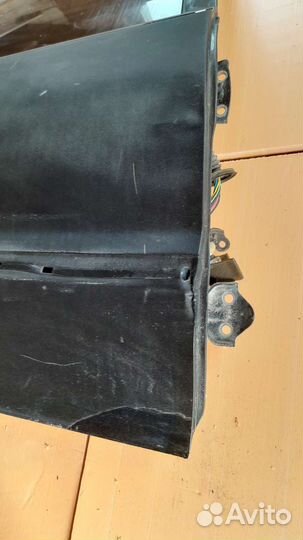 Задняя правая дверь на hyundai sonata 3