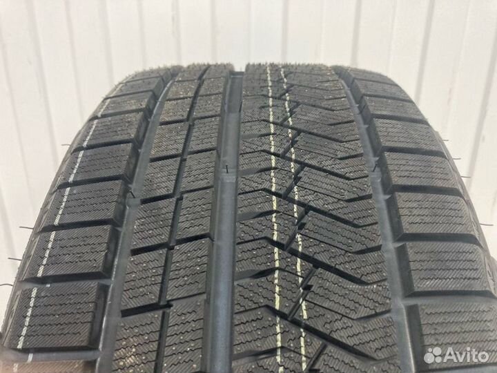 Triangle Trin PL02 245/40 R18 97V