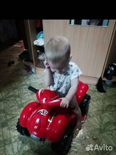 Детский квадроцикл на аккумуляторе