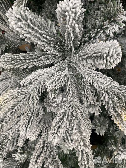 Елка искусственная заснеженная