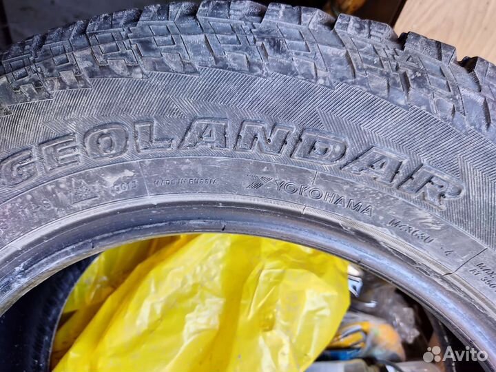 Yokohama Geolandar A/T G015 215/65 R16