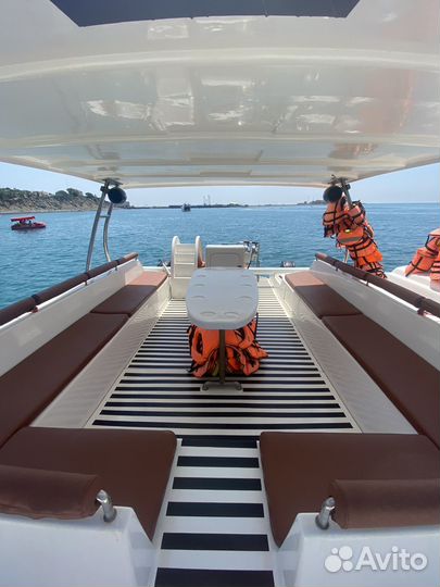 Морские прогулки,аренда катера,отдых в Анапе