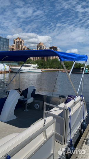 Катер понтонный