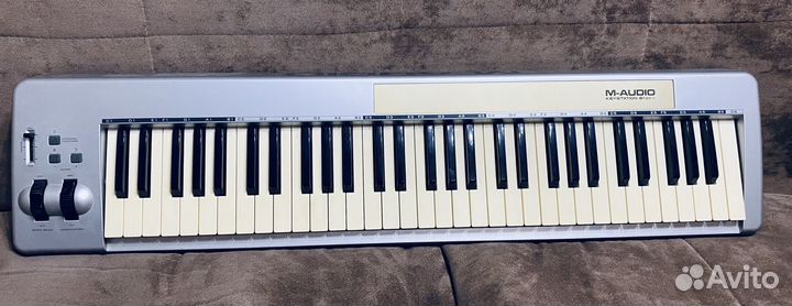 Клавиатура midi M-audio 61 клавиша