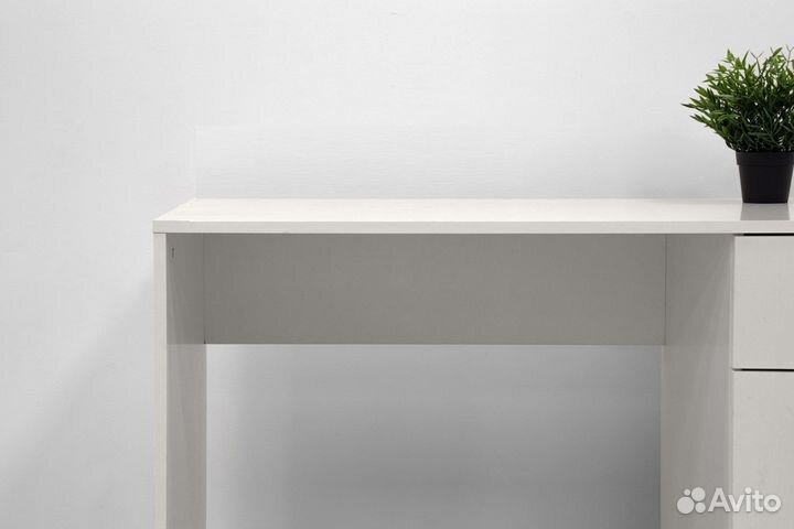 Письменный стол