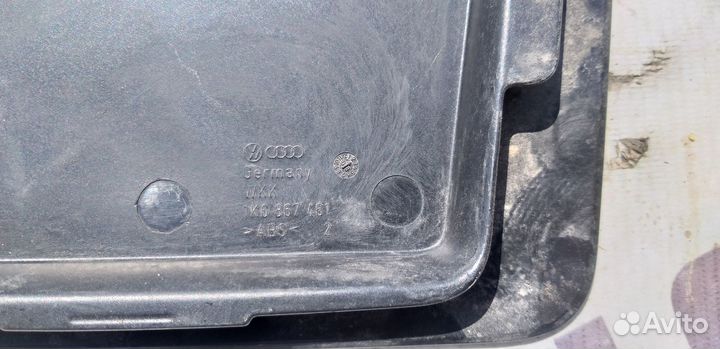 Крышка обшивки багажника Volkswagen Golf 5