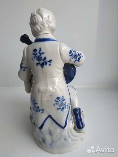 Фарфоровая статуэтка, кобальт, 23 см. Винтаж