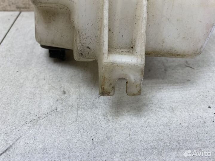 Бачок омывателя Ниссан