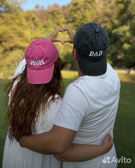 Бейсболки новые (пара) MOM DAD