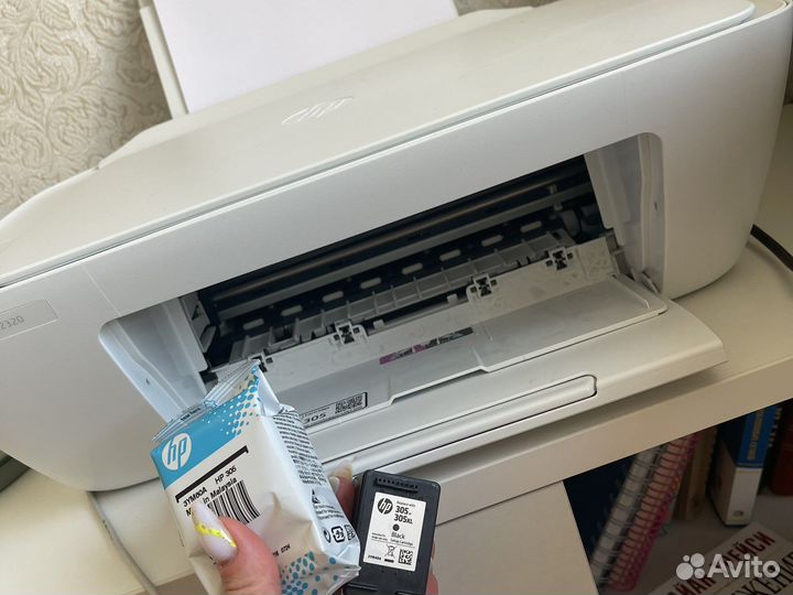 Принтер новый с новыми картриджами HP DeskJet 2320