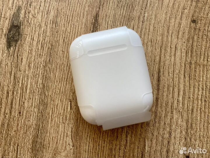 Зарядный футляр, чехол для наушников Apple AirPods