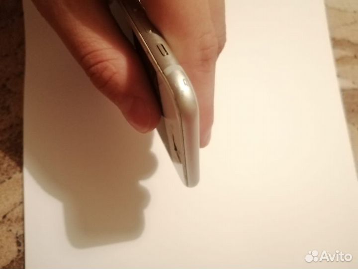 Телефон iPhone 7 32gb