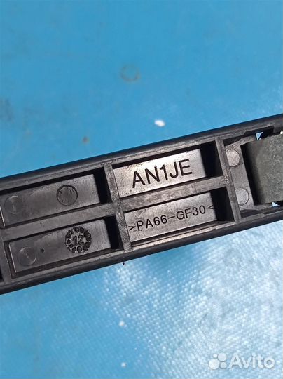 Кронштейн фар левый Volvo XC60 (2008-2017)