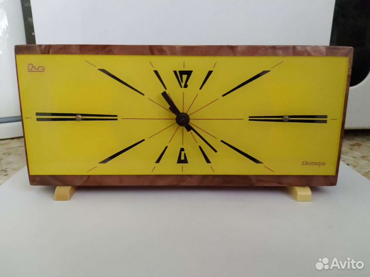 Часы настольные янтарь СССР