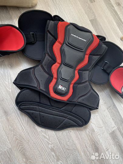 Нагрудник хоккейный sherwood m90 sr L