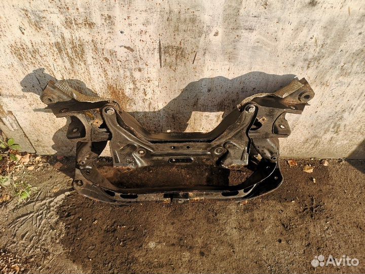 Подрамник передний Мерседес W211