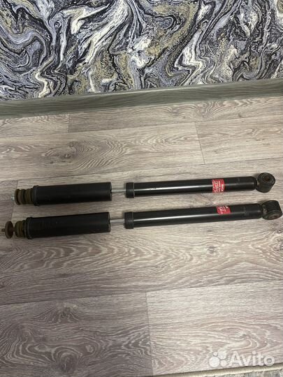 Задний амортизатор