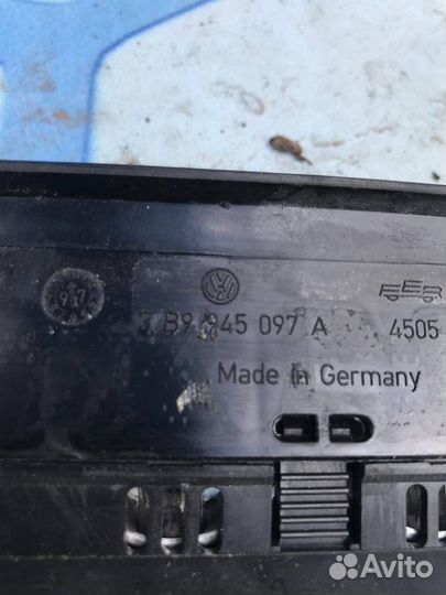 Фонарь задний (стоп сигнал ) 3B9945097A